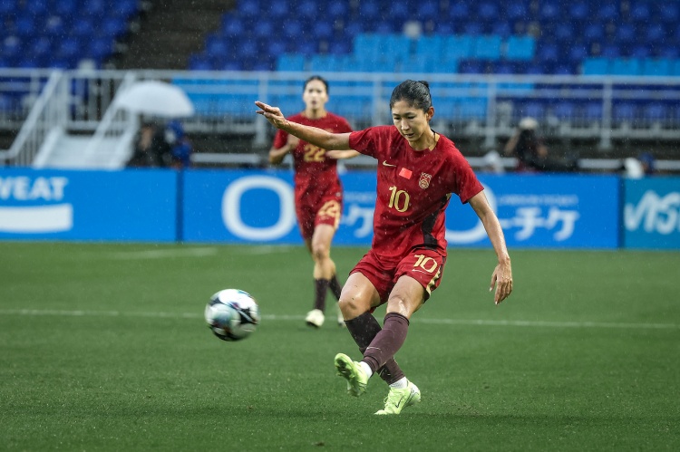 王妍雯结束两年法甲留洋，回归北京女足穿10号