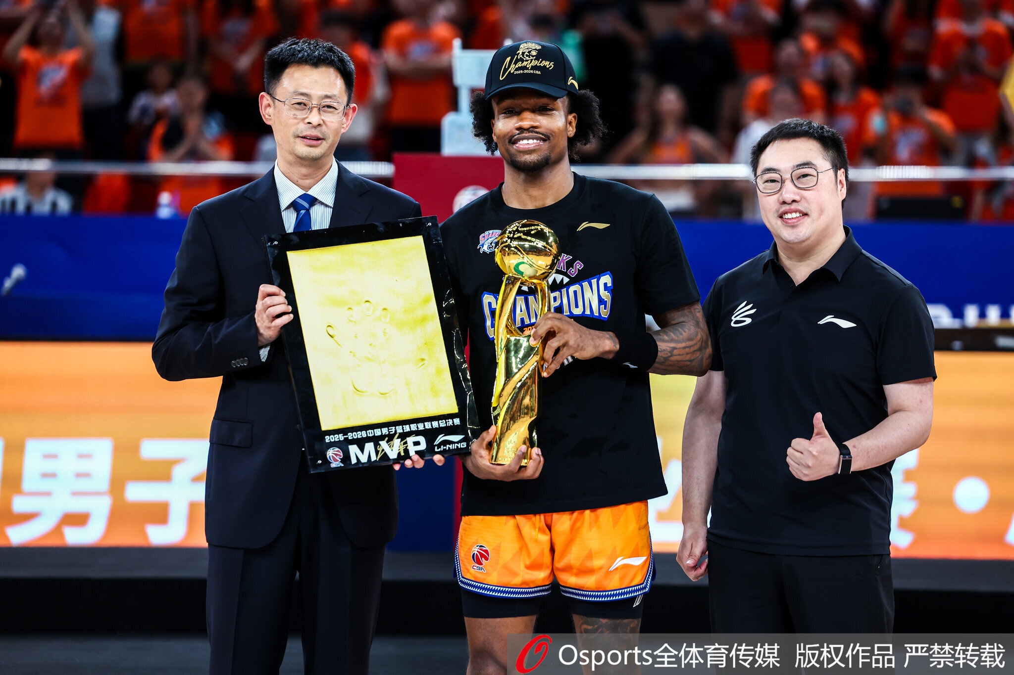 上海保留洛夫顿古德温优先续约权,弗格怀特塞德出局 上海保留洛夫顿古德温优先续约权,弗格怀特塞德出局