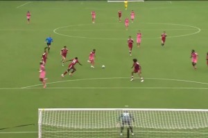 利物浦4-2桑德兰:索博传射小基耶萨建功,伊劳拉首秀告捷 利物浦4-2桑德兰:索博传射小基耶萨建功,伊劳拉首秀告捷