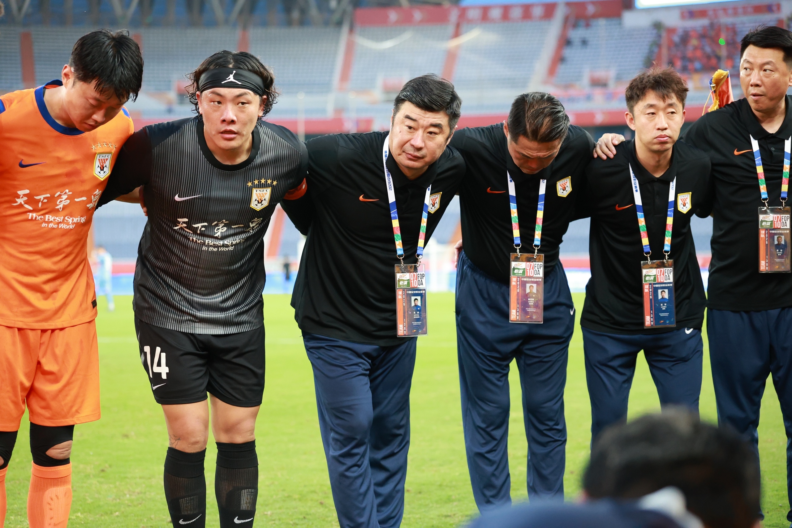 泰山队伤病潮加剧:仅18人+4门将合练 李源一八月复出 泰山队伤病潮加剧:仅18人+4门将合练 李源一八月复出