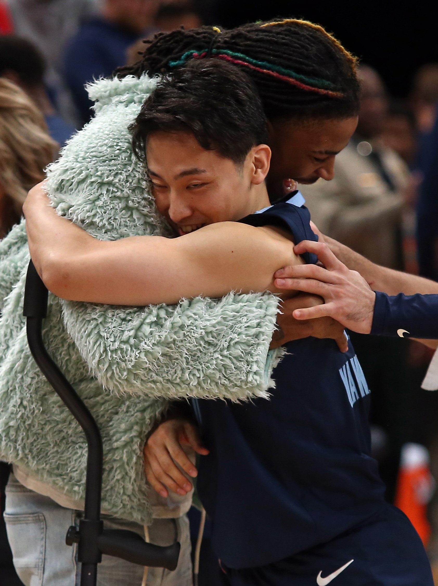 莫兰特转发河村勇辉夏联集锦,后者场均4.8助命中率34.4% 莫兰特转发河村勇辉夏联集锦,后者场均4.8助命中率34.4%