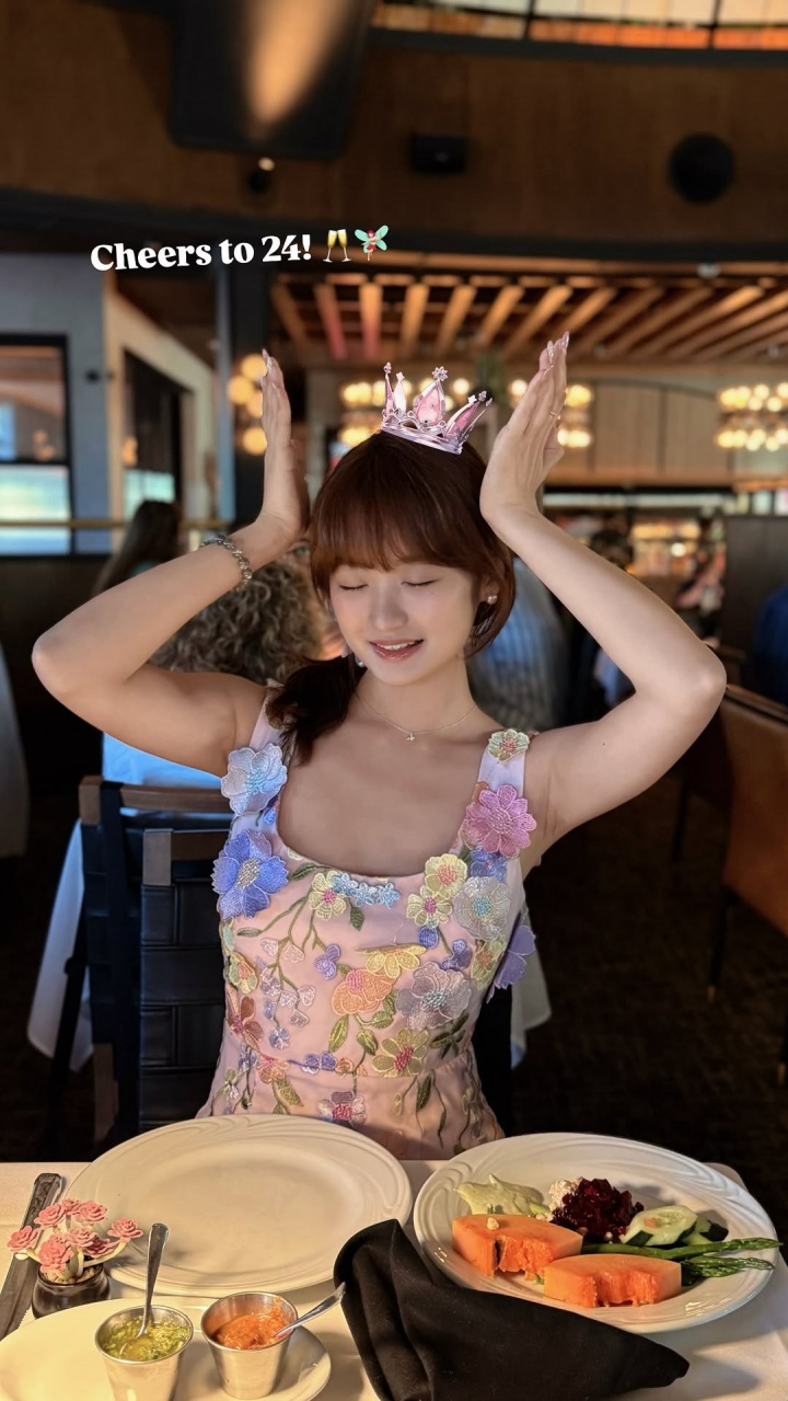 杨瀚森女友24岁生日晒照,两人年龄差三岁 杨瀚森女友24岁生日晒照,两人年龄差三岁