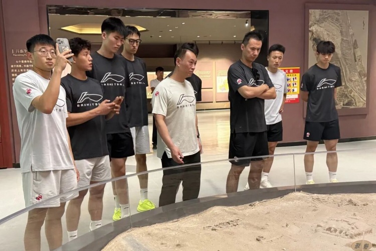 广汇能源男篮焉耆行:从球迷对抗赛到七个星佛寺遗址 广汇能源男篮焉耆行:从球迷对抗赛到七个星佛寺遗址