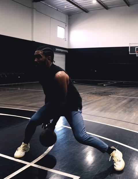 自由球员文森特晒训练集锦 上季老鹰场均3.9分