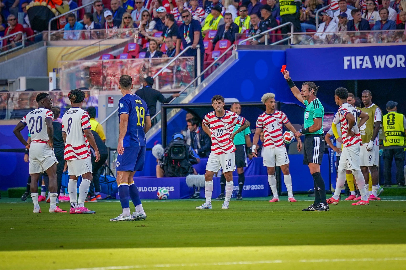 韦伯炮轰FIFA撤销巴洛贡红牌:助长阴谋论,干预比赛不可接受 韦伯炮轰FIFA撤销巴洛贡红牌:助长阴谋论,干预比赛不可接受