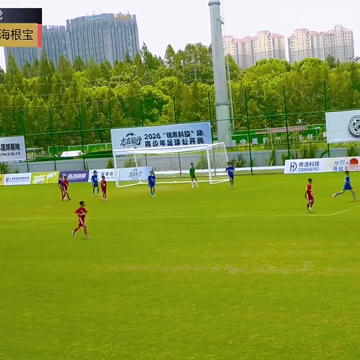 吕文君公开质疑青训选材标准 立志培养崇明梅西 吕文君公开质疑青训选材标准 立志培养崇明梅西