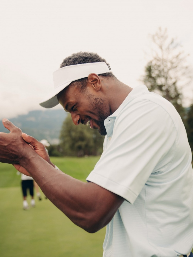 团建第三天！东契奇社媒晒照：高尔夫&划船 湖人大家庭其乐融融