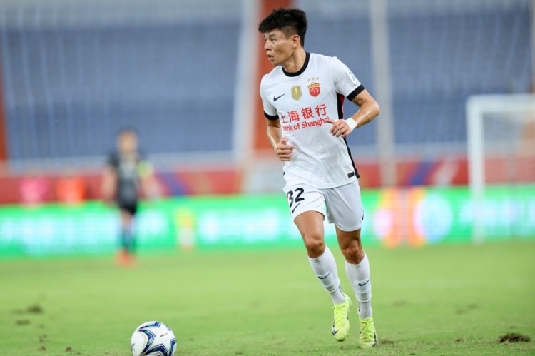 上海海港客场3-0战胜山东泰山，晋级足协杯四强