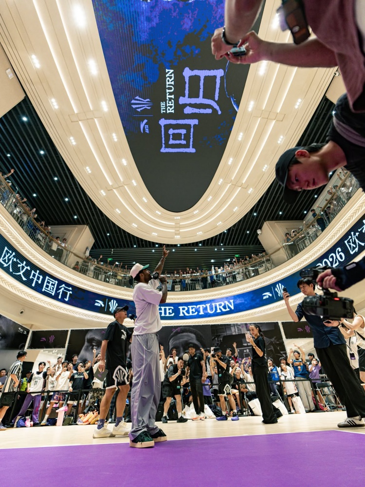中国行等各种活动+训练！欧文更新社媒晒照：繁忙的夏天